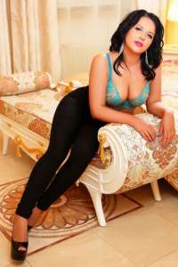 Gerçek Escort Hizmeti Sunan Rüya Gibi Bir Kadın