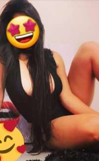 Türbanlı Escort Bayan Naz: Her Zaman Sizin İçin Burada